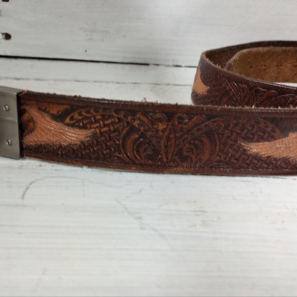 Dockers Brown Tan Leather Embossed Belt Men's 42"-48". - Picture 2 of 8